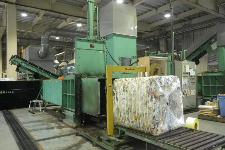 プラスチック製容器包装材の 選別・圧縮梱包処理