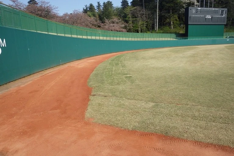 野球場への使用（0〜3mm材）